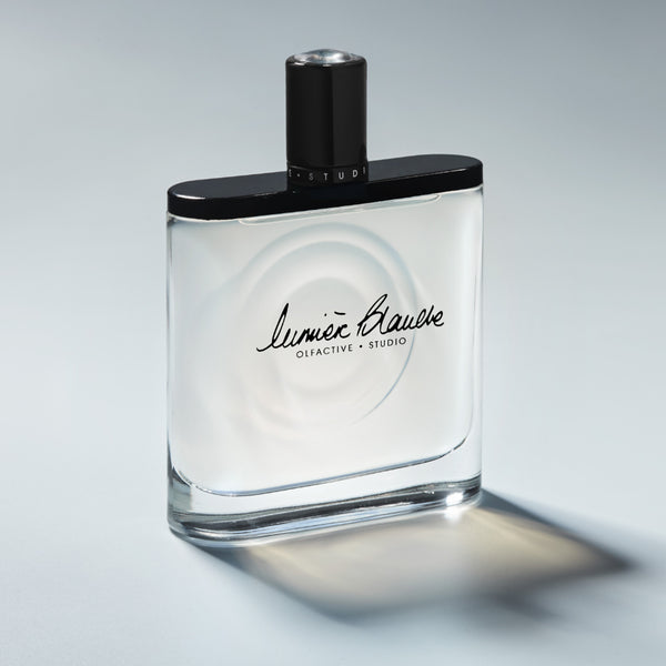 香水（LUMIERE） ?media_id=3579162782115339884
